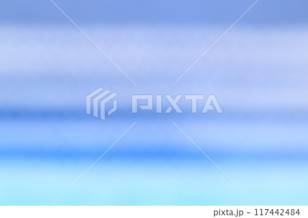 和紙の背景素材（ボケ味をもつ微かな横縞模様） 117442484