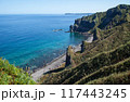 積丹半島｜神威岬へ続く「チャレンカの小道」からの眺望、積丹ブルーに染まり絶景です　 117443245
