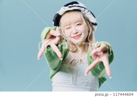 Y2Kファッションモデル 117444604