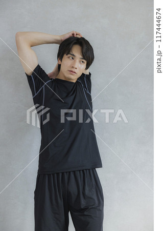 スポーツウェアを着た男性 スポーツウェアを着た男性 117444674