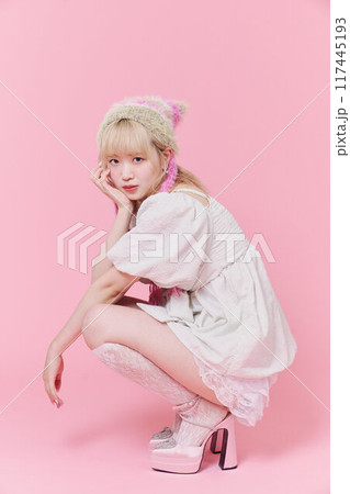 Y2Kファッションモデル 117445193