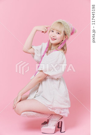 Y2Kファッションモデル 117445198