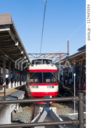 湯田中駅に停車中の「特急ゆけむり」 湯田中駅に停車中の「特急ゆけむり」 117445934