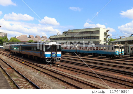 徳島運転所／徳島駅ホームにて（徳島県徳島市） 117446894