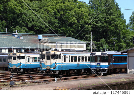 徳島運転所／徳島駅ホームにて（徳島県徳島市） 117446895