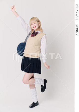 金髪の女子高生 金髪の女子高生 117447008