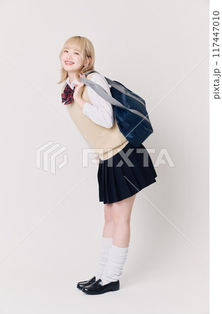 金髪の女子高生 金髪の女子高生 117447010