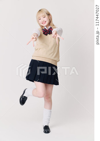 金髪の女子高生 金髪の女子高生 117447027