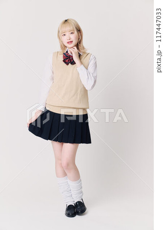 金髪の女子高生 金髪の女子高生 117447033