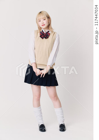 金髪の女子高生 117447034