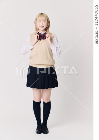 金髪の女子高生 117447055