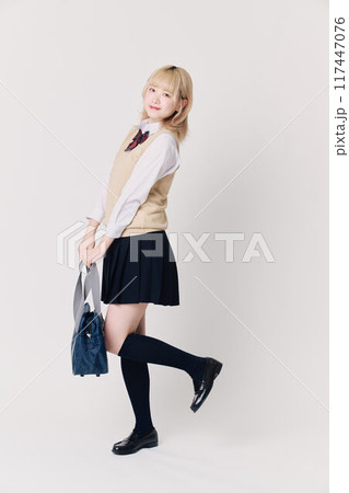 金髪の女子高生 金髪の女子高生 117447076
