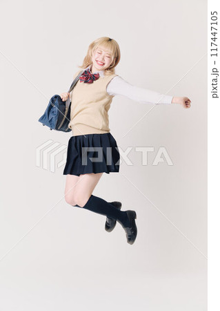 金髪の女子高生 金髪の女子高生 117447105