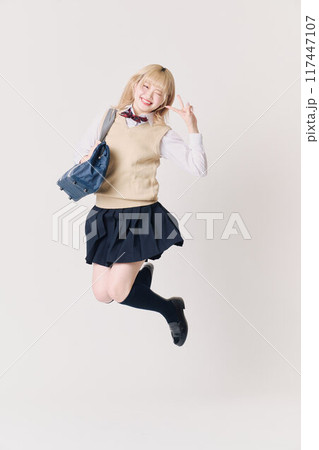 金髪の女子高生 金髪の女子高生 117447107