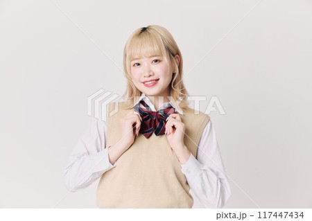 金髪の女子高生 金髪の女子高生 117447434