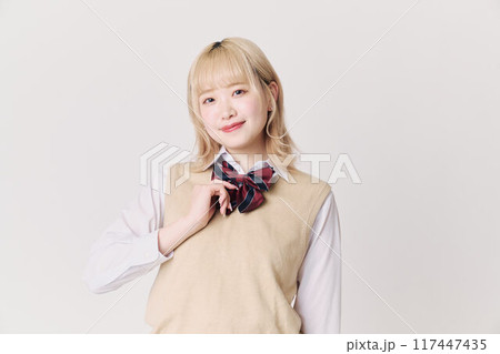 金髪の女子高生 金髪の女子高生 117447435