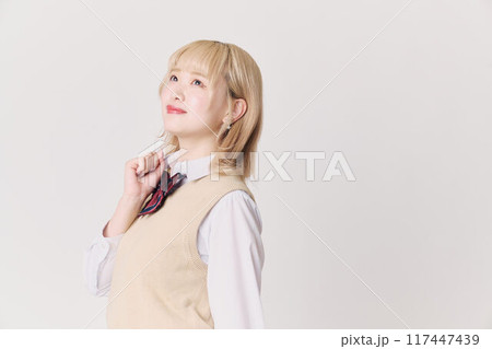金髪の女子高生 金髪の女子高生 117447439