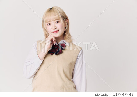 金髪の女子高生 117447443