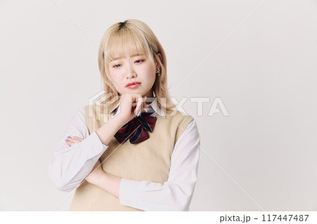 金髪の女子高生 金髪の女子高生 117447487