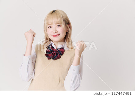 金髪の女子高生 117447491