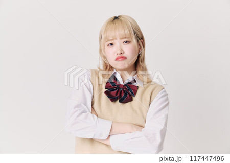 金髪の女子高生 117447496