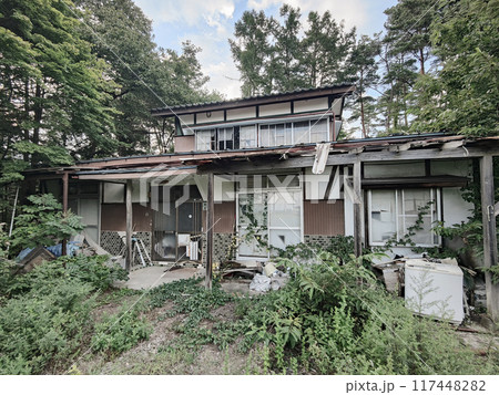 廃屋 空き家 廃墟 廃屋 空き家 廃墟 117448282
