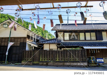 豊田市、風鈴と小渡町の街並み 豊田市、風鈴と小渡町の街並み 117449801