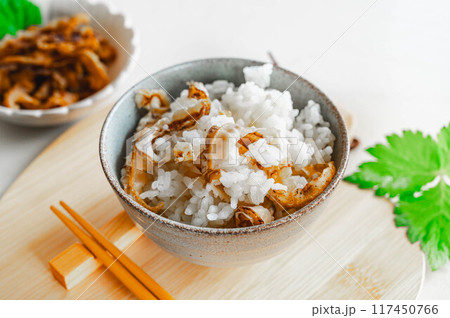 貝ひもの炊き込みご飯 貝ひもの炊き込みご飯 117450766