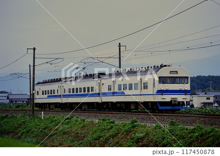 2006年　東海道線を走る419系普通電車3両 117450878