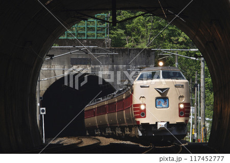 国鉄色485系 雷鳥 117452777