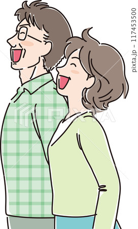 色々な年代の人物_横向き_笑顔で風に向かう_中年夫婦 117453500