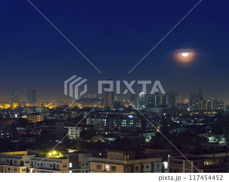タイ・バンコク ビル群の夜景 / Bangkok, Thailand タイ・バンコク ビル群の夜景 / Bangkok, Thailand 117454452