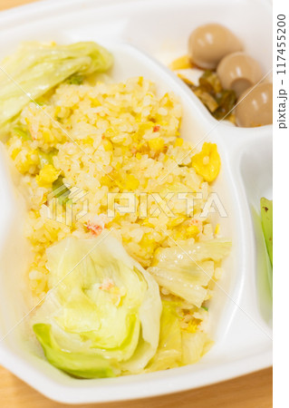 おいしいカニレタス炒飯のテイクアウト 117455200