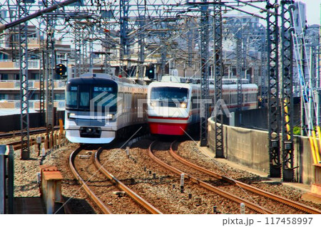 複々線高架区間を行く…  特急りょうもう・200系 117458997