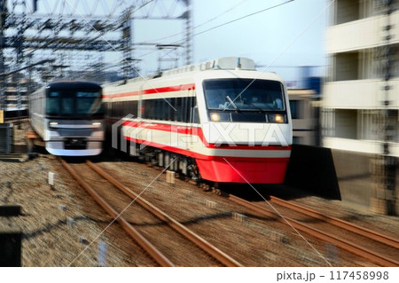 複々線高架区間を行く… 特急りょうもう・200系 複々線高架区間を行く… 特急りょうもう・200系 117458998