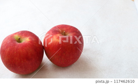 長野県産小粒な赤いりんご農家直送 117462610