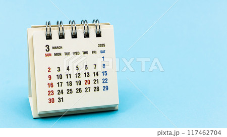 2025年3月のシンプルなカレンダー　卓上カレンダー 117462704