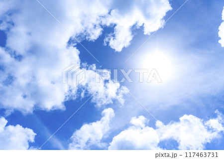夏の空と太陽と雲　横浜 117463731