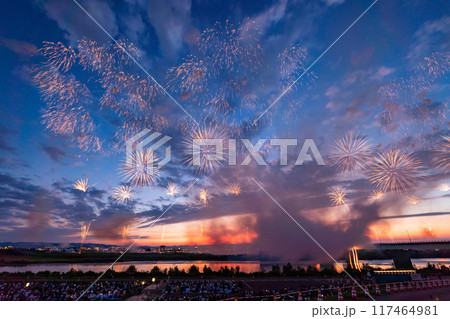 《新潟県》長岡花火大会・会場にて撮影 117464981