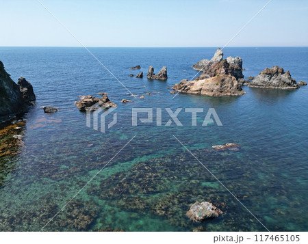 兵庫県新温泉の絶景の穴見海岸の空撮 117465105