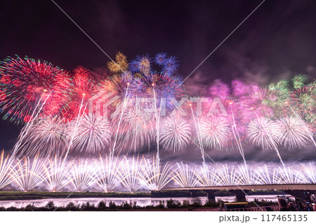 《新潟県》長岡花火大会・会場にて撮影 《新潟県》長岡花火大会・会場にて撮影 117465135