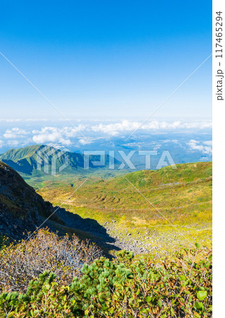 秋の鳥海山登山:外輪山コースからの眺め 秋の鳥海山登山:外輪山コースからの眺め 117465294