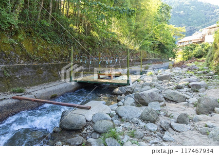 豊田市、風鈴飾りの川床（小渡夢かけ風鈴） 117467934