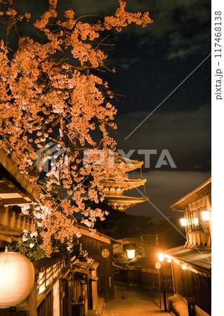 八坂の塔と桜　2023春 117468138