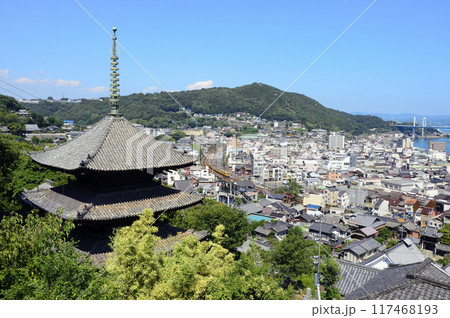 尾道 千光寺通からの三重塔と町並み 尾道 千光寺通からの三重塔と町並み 117468193