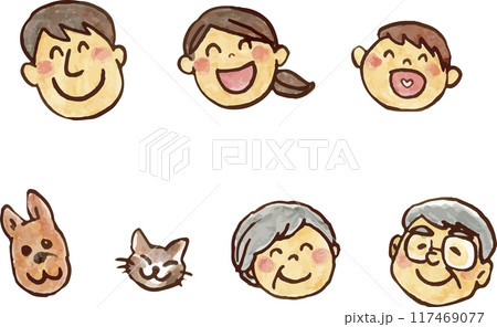 笑顔の家族の顔 117469077