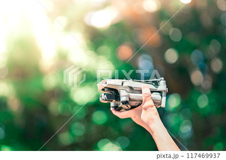 ドローンの操縦練習 ドローンの操縦練習 117469937