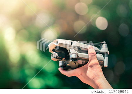 ドローンの操縦練習 ドローンの操縦練習 117469942