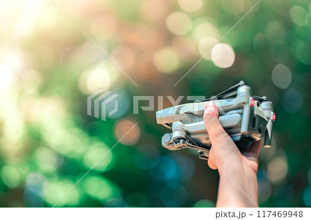 ドローンの操縦練習 ドローンの操縦練習 117469948