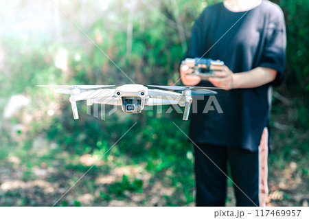 ドローンの操縦練習 ドローンの操縦練習 117469957